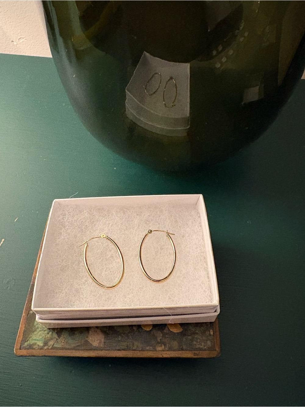10k Yellow Gold Oval Hoop Earrings for Women - Classic Everyday Style